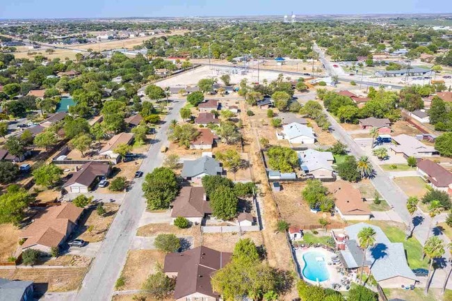 Building Photo - 106 Rawhide Trail