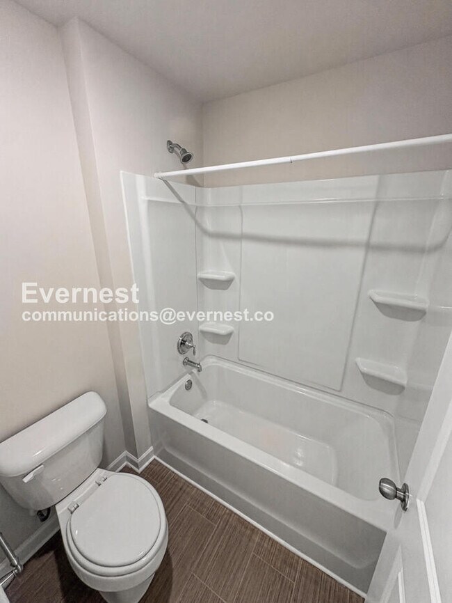 Building Photo - Limited Time Special Offer / 4-Bed, 3.5-Bath Home with Attached Garage / Pet-Friendly / Vouchers ...