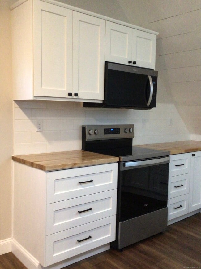 Building Photo - 30 Charles St