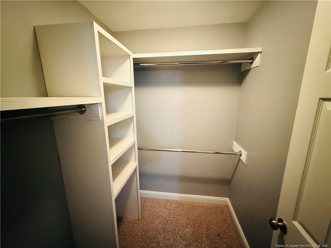 Building Photo - 611 Orchard Falls Dr