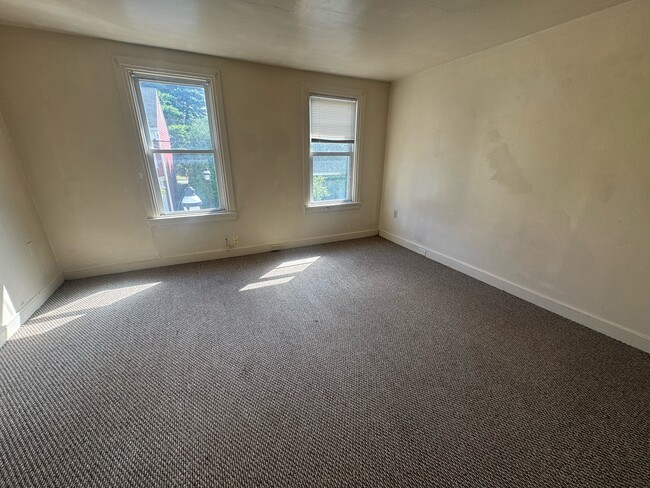 Building Photo - 138 S Penn St