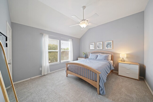 Building Photo - 1413 W 26th St