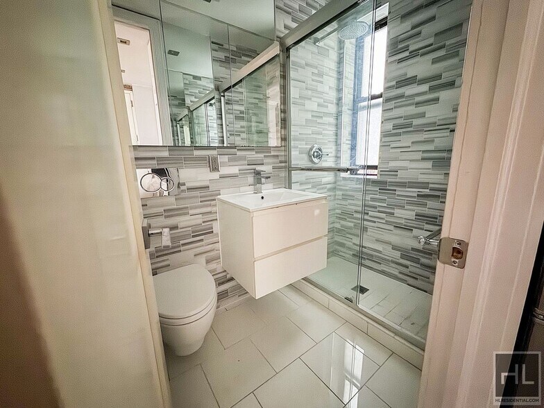 Building Photo - Second Avenue