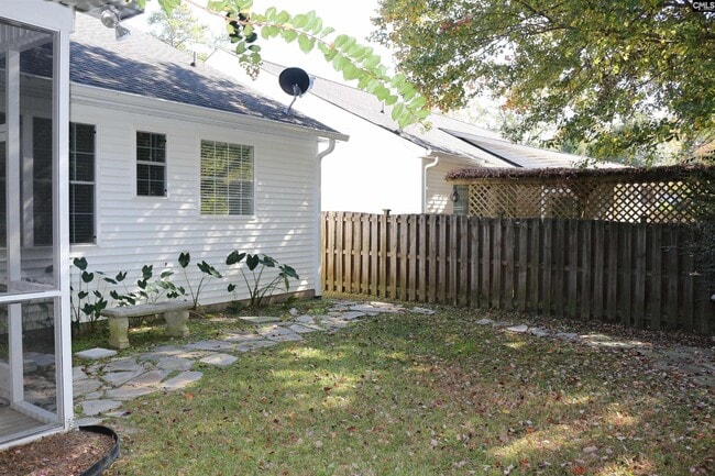 Building Photo - 617 Harmon St
