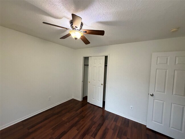 Building Photo - 18506 Carousel Creek Ct