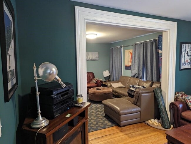 Building Photo - 94 W Cayuga St