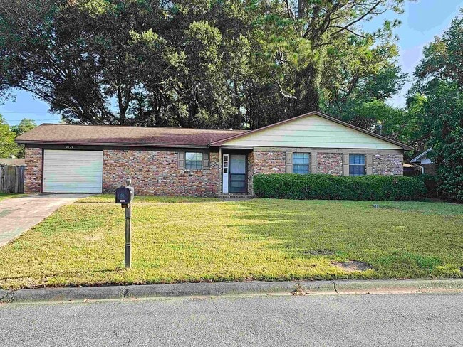 Primary Photo - 2724 Whitney Dr N