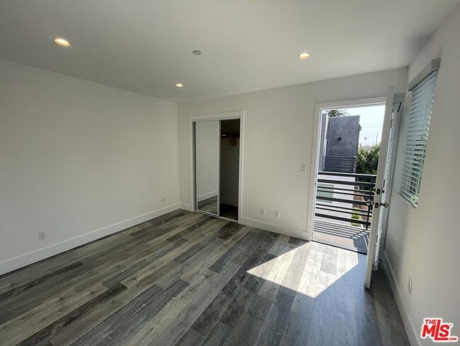 Building Photo - 6226 Lexington Ave