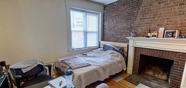 Building Photo - 1406 Beacon St