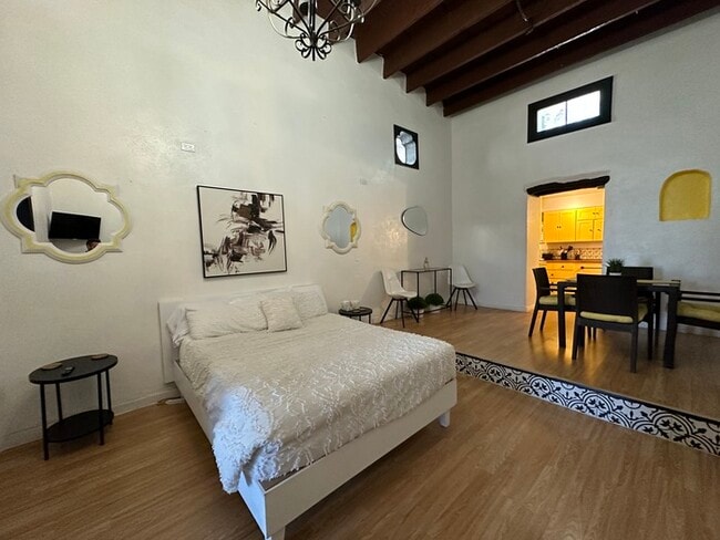 Building Photo - 228 N 4th Ave