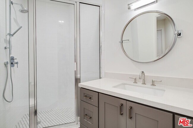 Building Photo - 11845 Mayfield Ave