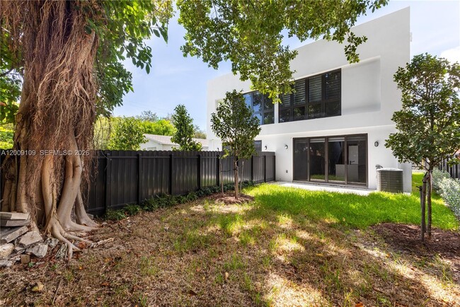 Building Photo - 921 NW 55th St