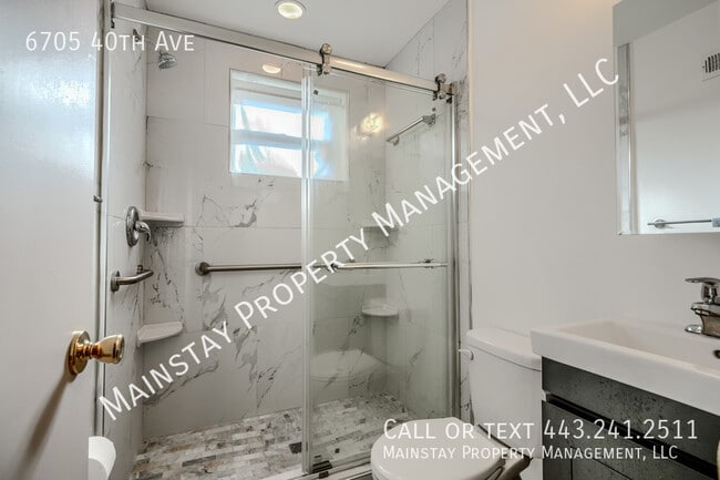 Building Photo - 6705 40th Ave