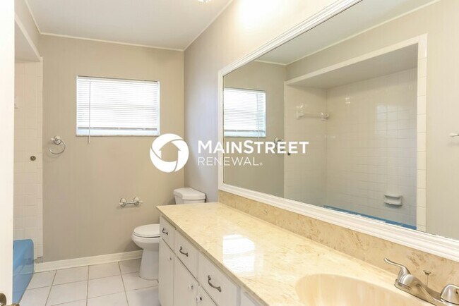 Building Photo - 4 Bedroom Pet-Friendly Home in Brandon, FL...