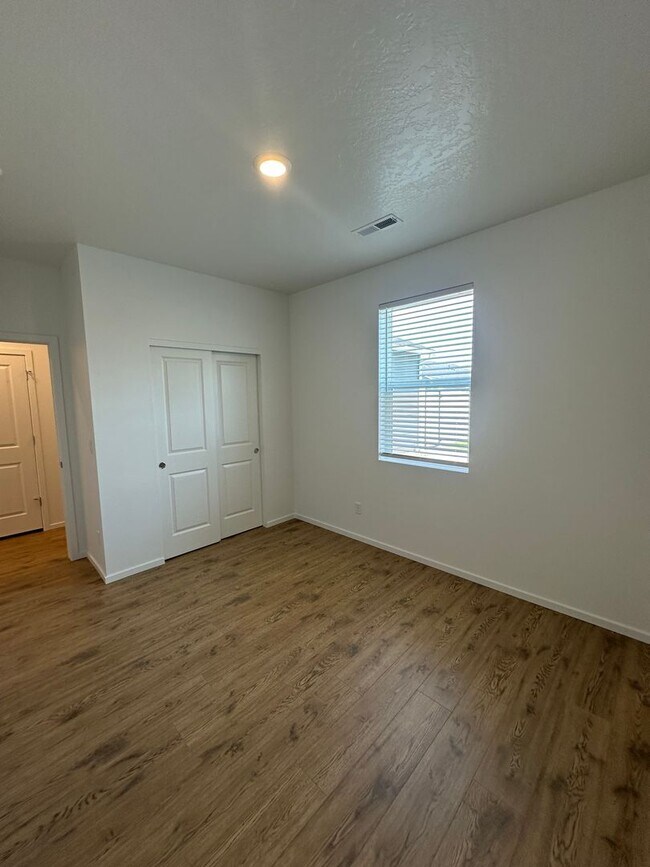 Building Photo - 5276 E Antares Ln