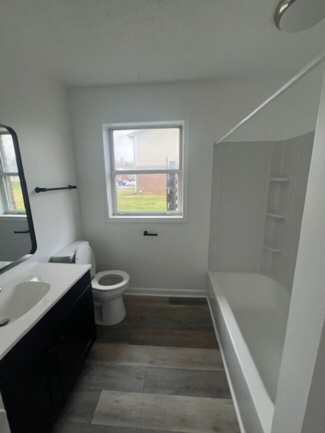 Building Photo - 1288 Kenilwood Way