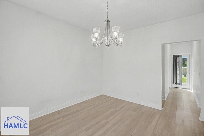 Building Photo - 965 Meloney Dr