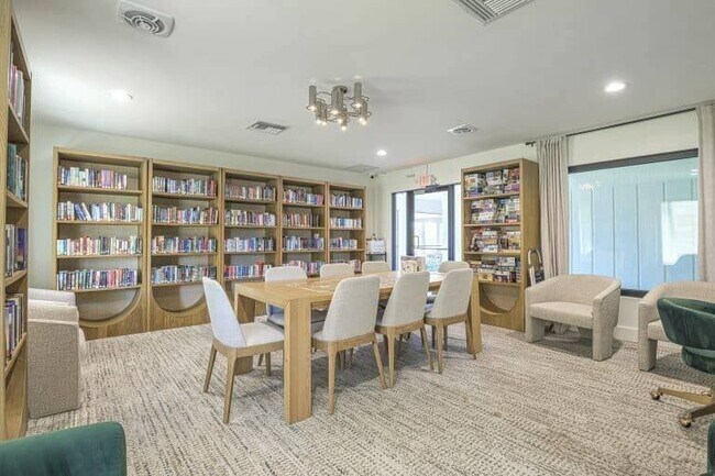 Building Photo - 128 Needle Palm Ln