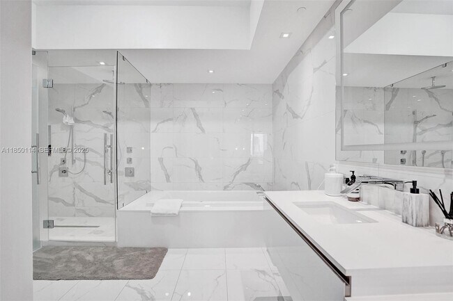 Building Photo - 5000 Island Estates Dr