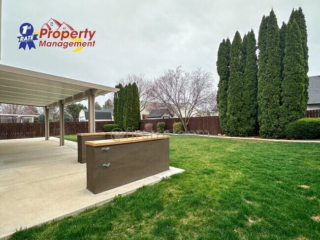 Building Photo - 2688 N Cinnamon Pl