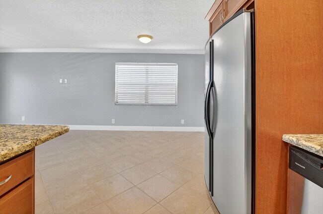 Building Photo - 184 Burgandy Way