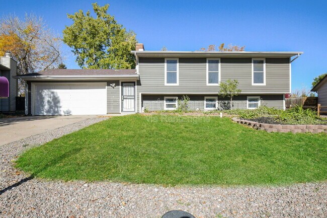 Building Photo - 1557 S Salida Way