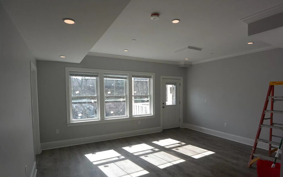 Building Photo - 110 Kenrick St