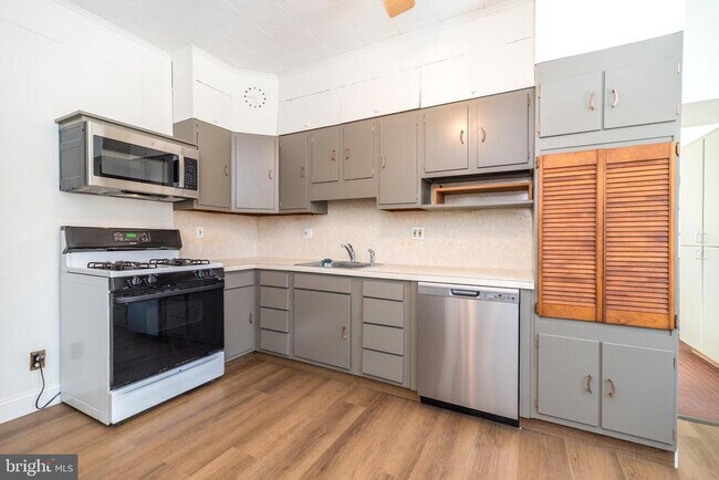 Building Photo - 7738 Ardleigh St