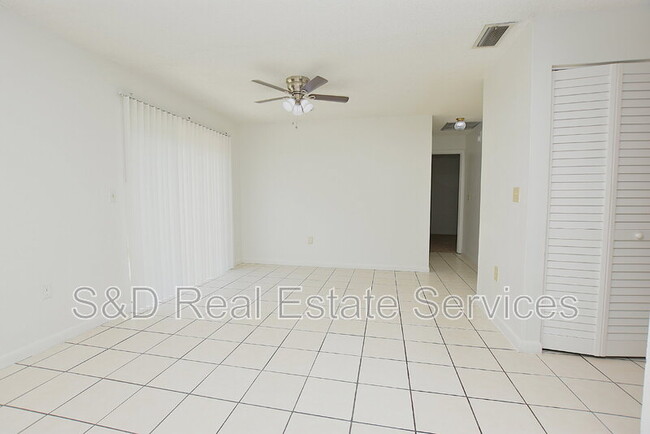 Building Photo - 4745 Dimbath Dr