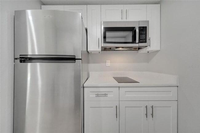 Building Photo - 2303 Bonneville Dr