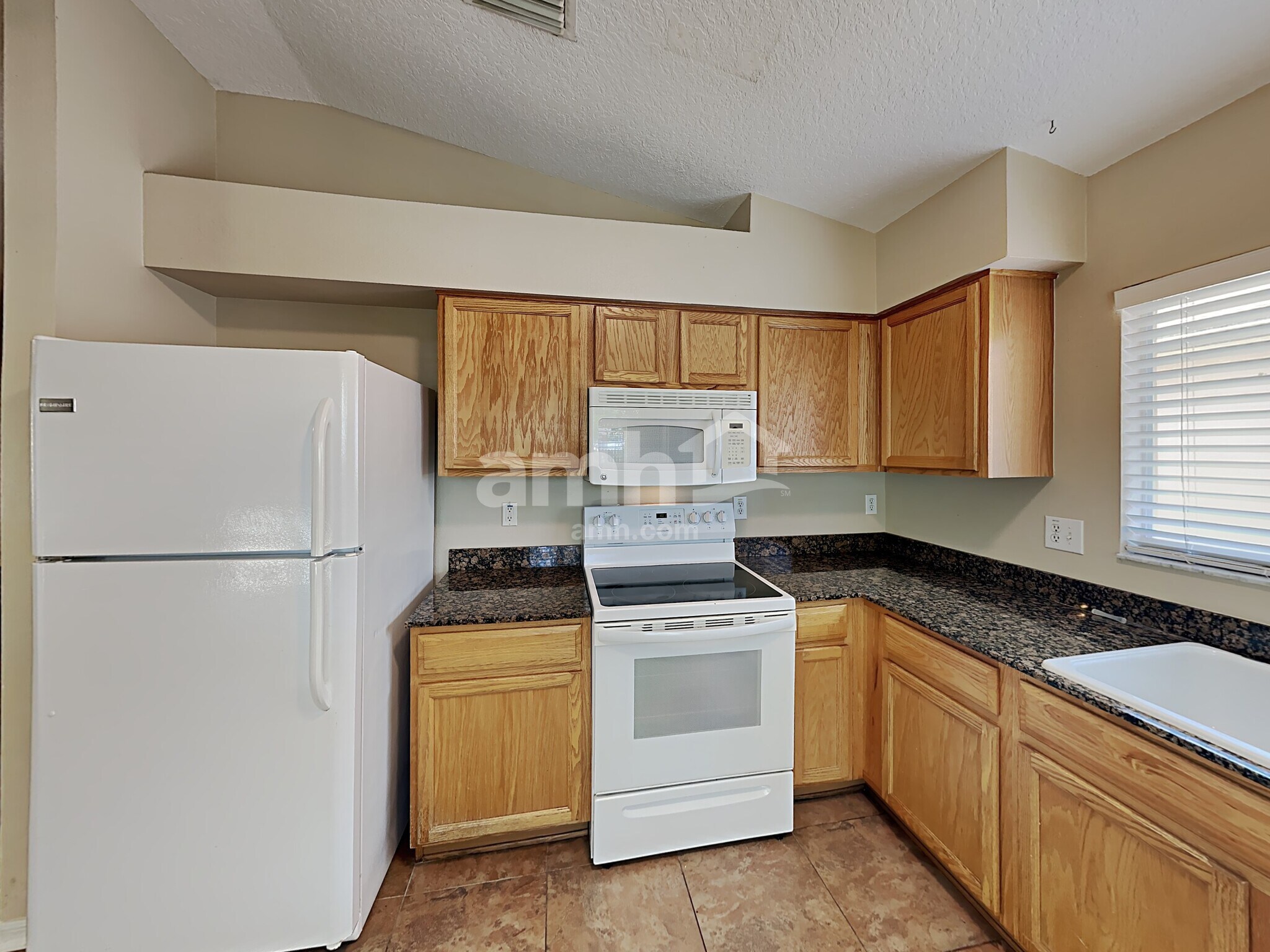Building Photo - 30949 Midtown Ct