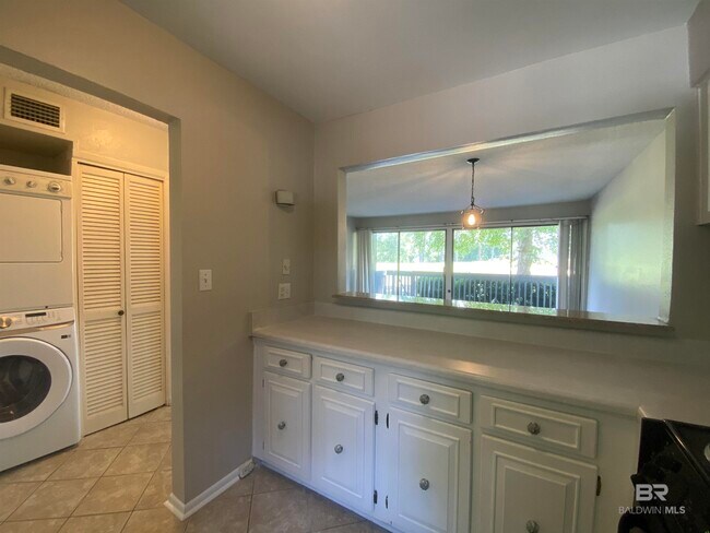 Building Photo - 109 Golf Terrace