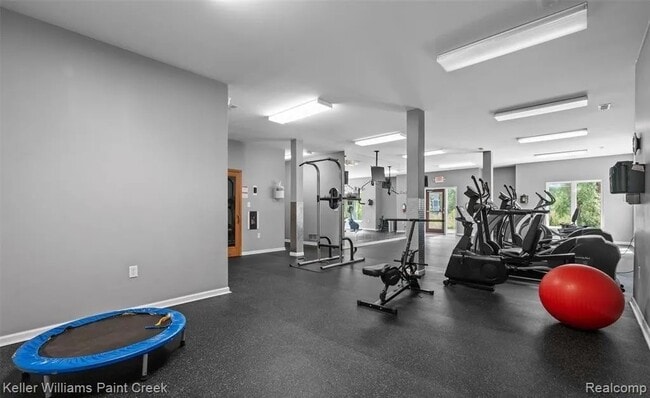 Building Photo - 821 Brandon Ave