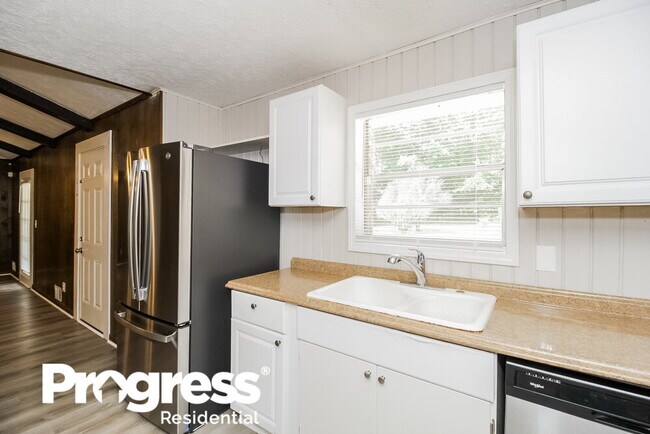 Building Photo - 6185 Marilla St