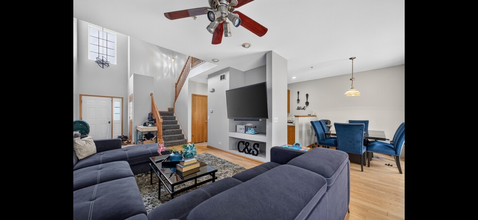 Building Photo - 949 Tanager Ct