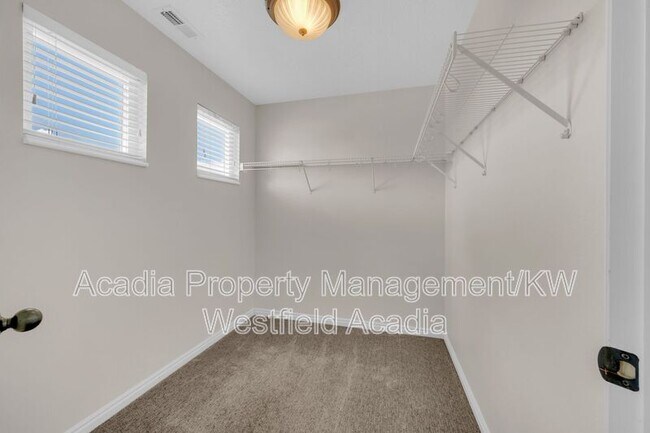 Building Photo - 25 E 2250 N