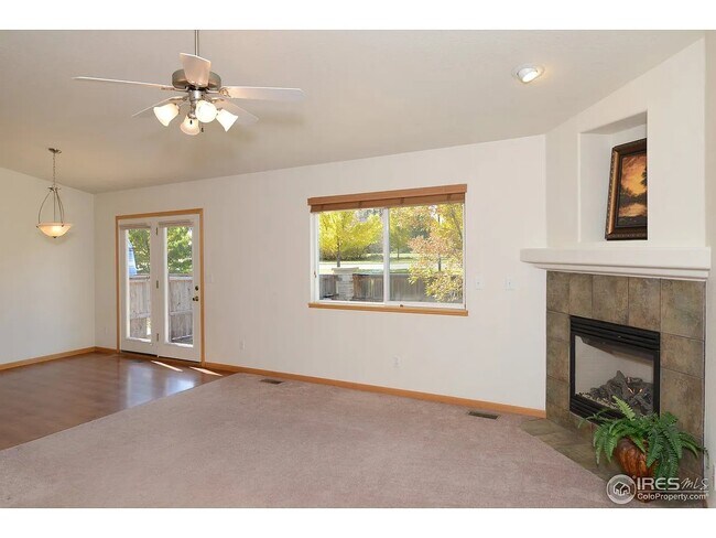 Building Photo - 385 Blue Azurite Ave