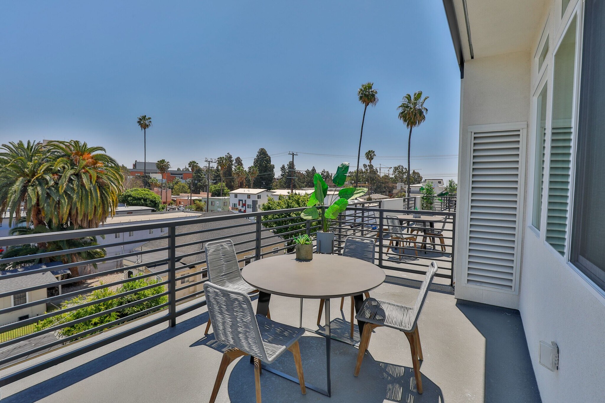 Building Photo - 1155 W 36th Pl