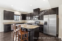 Building Photo - 412 Olive Ln