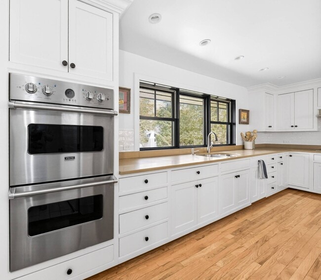 Building Photo - 24 Lilla Ln