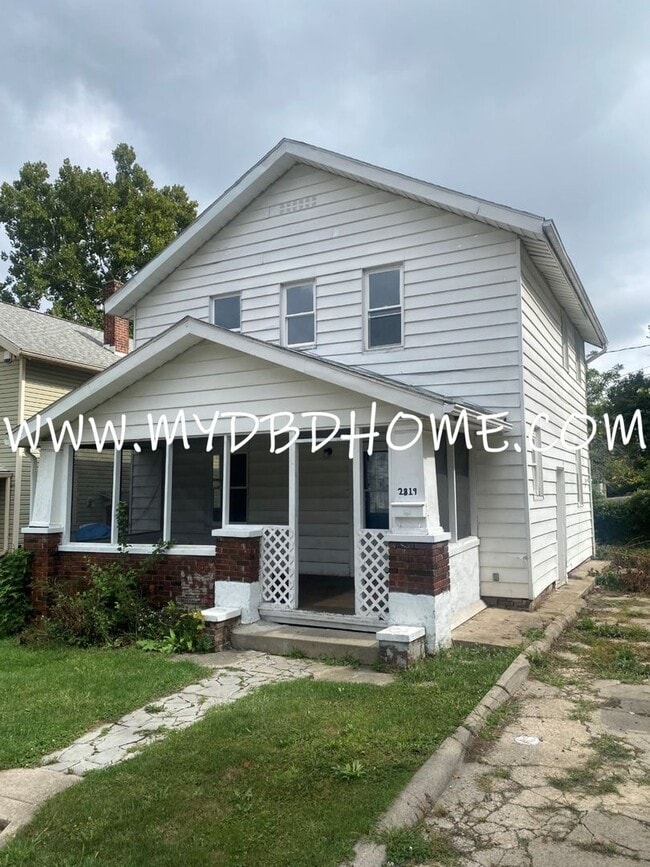 Primary Photo - Nice property on Fox!
