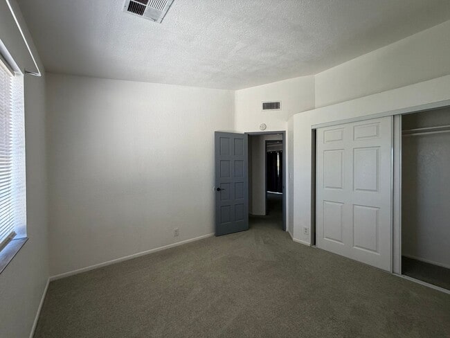 Building Photo - 35827 Tumbleweed Cir