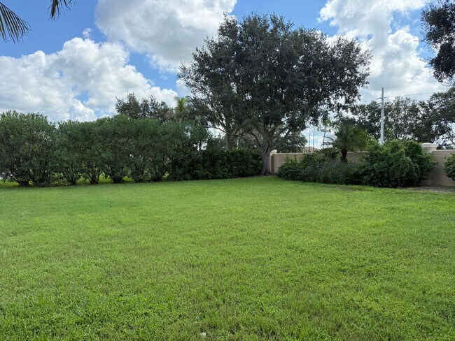 Building Photo - 4 Bedroom 3 Bath Single Family Home Laurel...