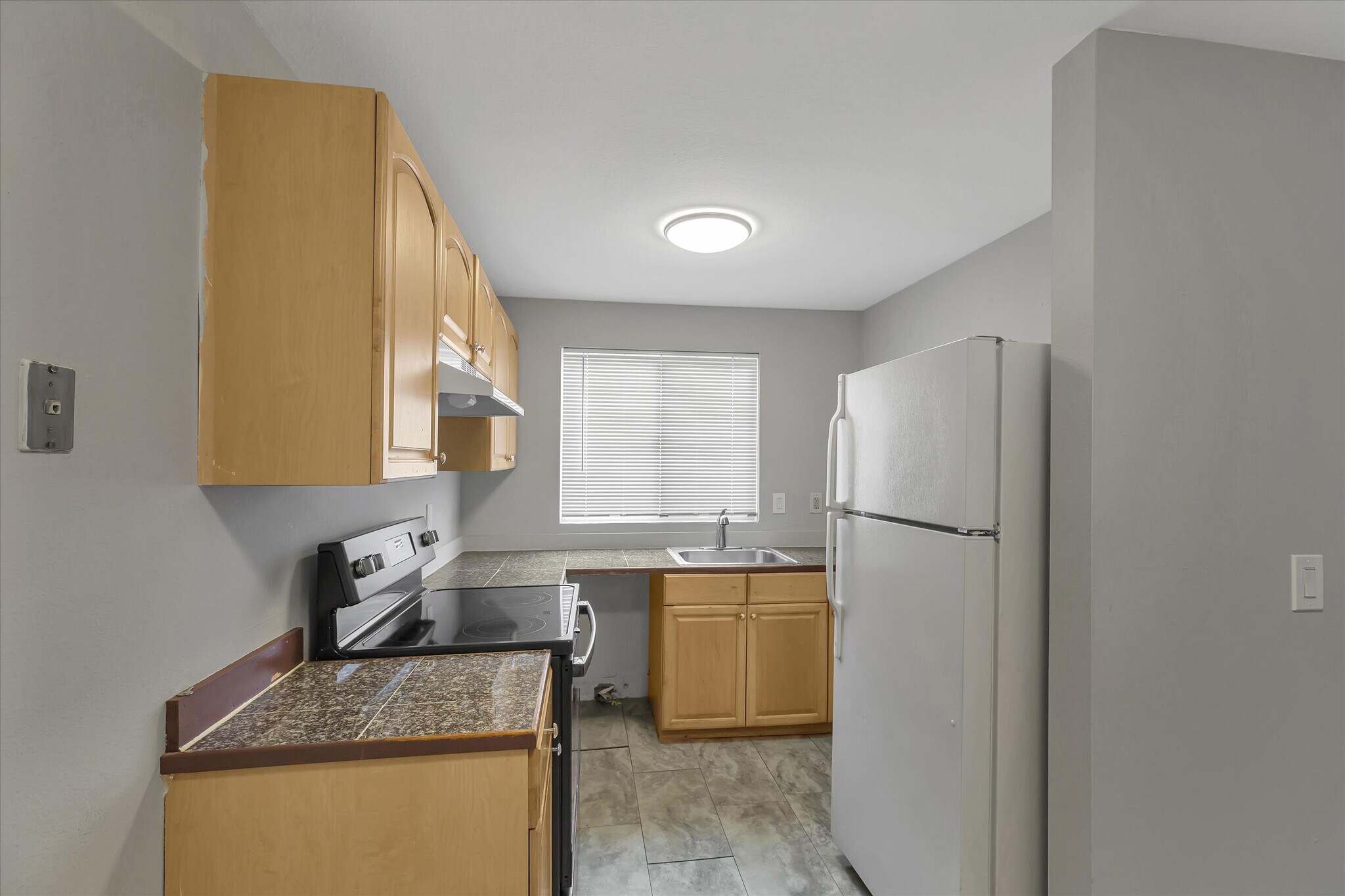 Building Photo - 361 Earlington Ave SW