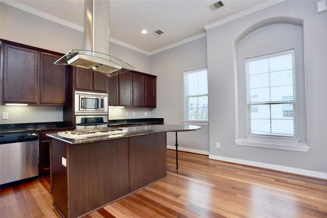 Building Photo - 114 Heights Blvd