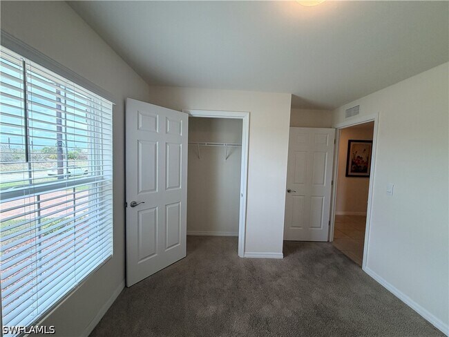 Building Photo - 513 Ella Jean Pl