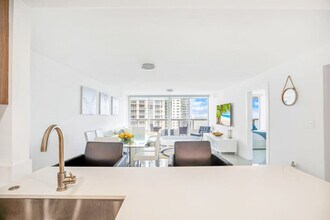 Building Photo - 1717 N Bayshore Dr