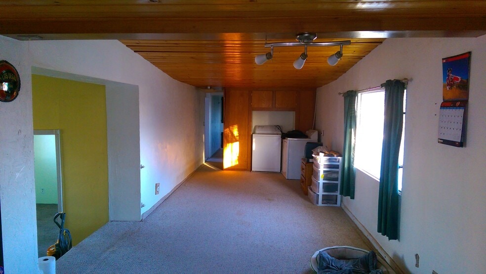 Building Photo - 2395 Jade Ave