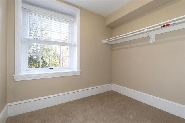 Building Photo - 4355 Old Bethlehem Pike