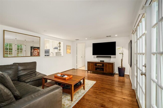 Building Photo - 4018 Colquitt St